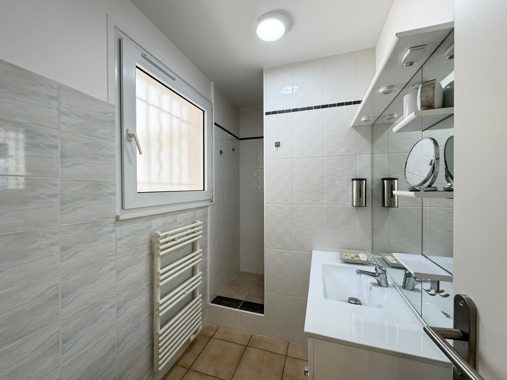 Appartement 1Ch Avec Terrasse Et Jardinet A 400M De La Plage Cavalaire-sur-Mer Ngoại thất bức ảnh